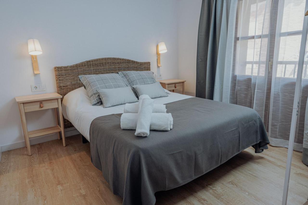 Apartamentos Fuendebanos Alquezar Bagian luar foto