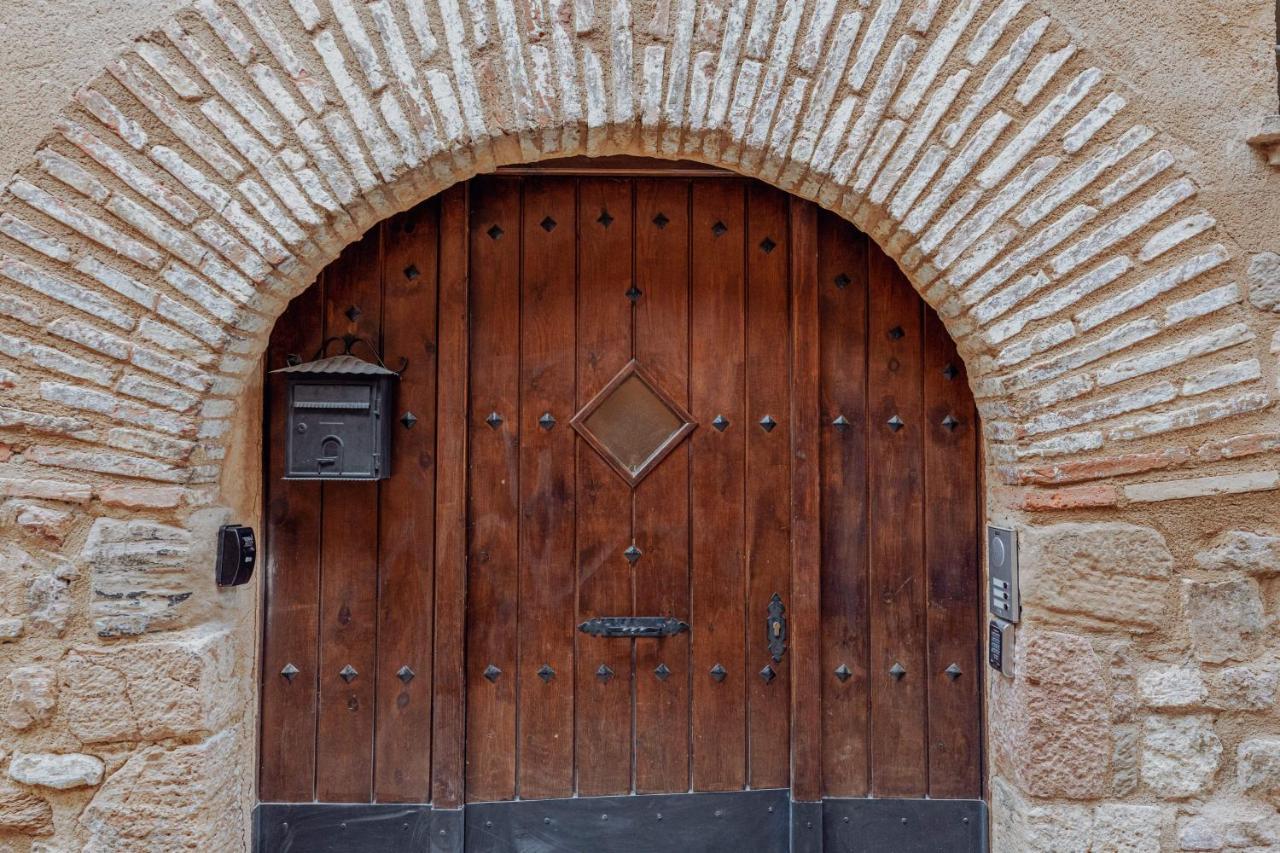 Apartamentos Fuendebanos Alquezar Bagian luar foto